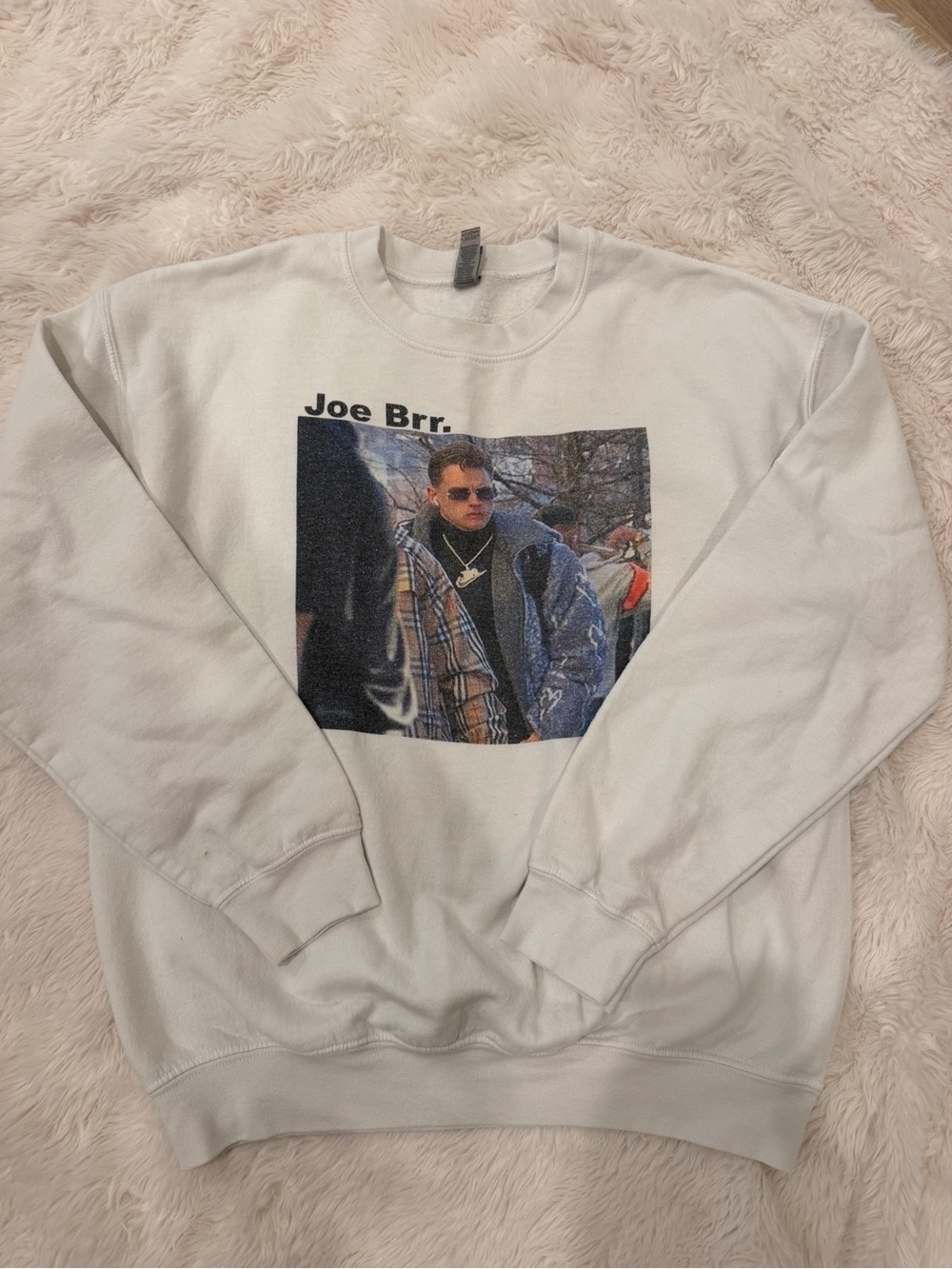 Joe B White Graphic Crewneck Sweatshirt with Multicolor Photo Print